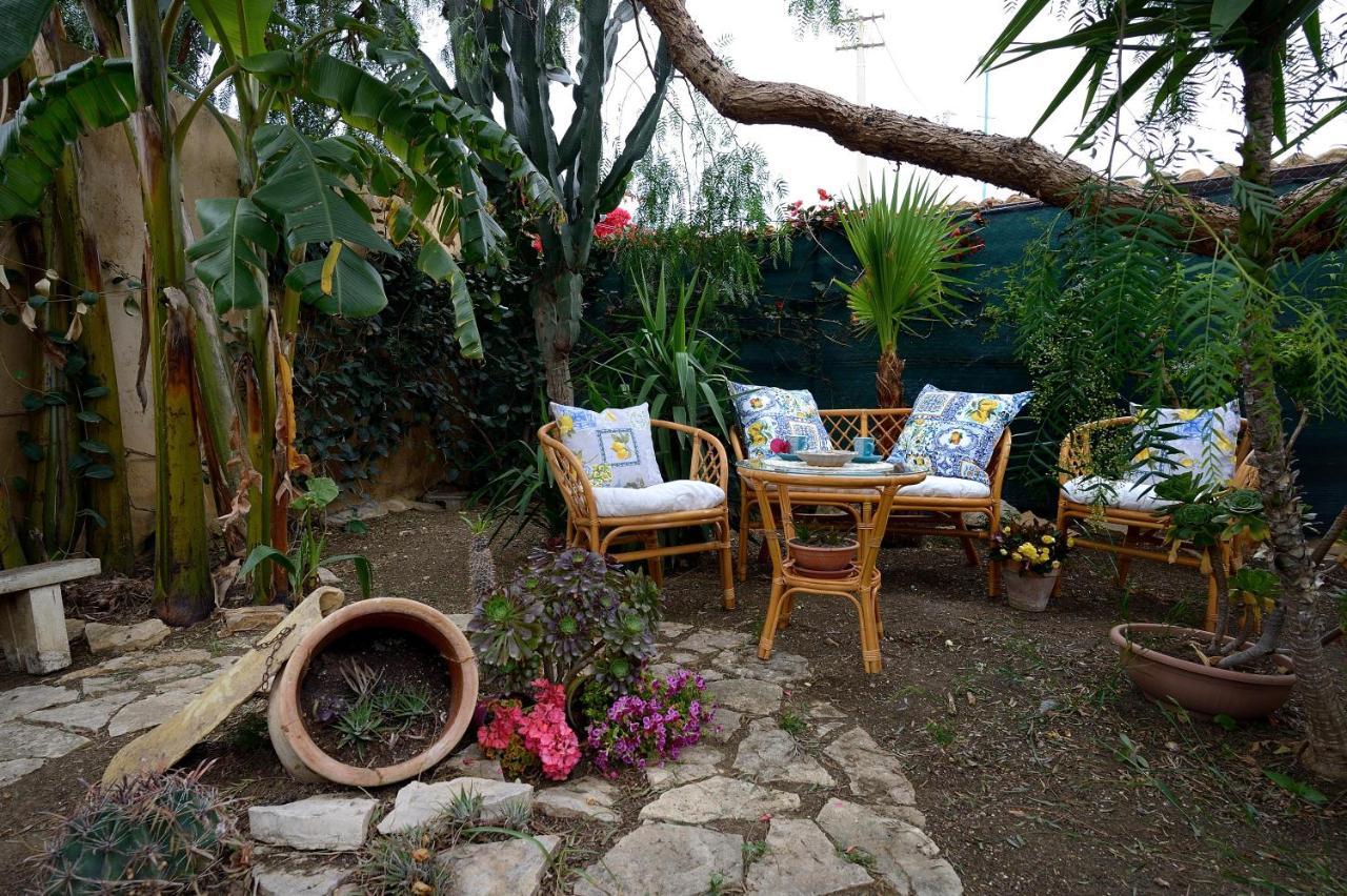 Lumie Di Sicilia Bed & Breakfast Porto Empedocle Bagian luar foto